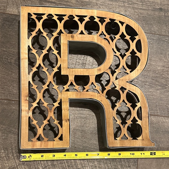 Decorative Letter R - Picture 5 of 5